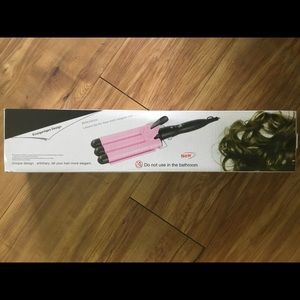 3Barrel hair curler, new in box never opened